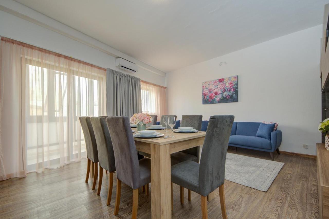 Fleur Court - Sliema 4 Bedroom Side Seaviews Apartments And Penthouse By Shortletsmalta Zewnętrze zdjęcie